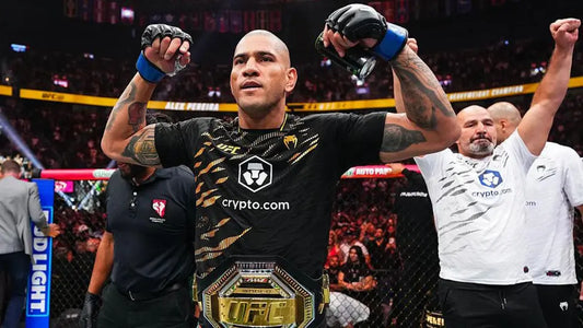 Pereira stops Ankalaev to reclaim light-heavyweight title by BBC