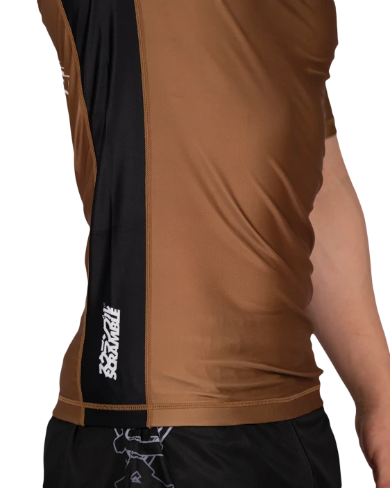 SCRAMBLE Fate Tanto Rashguard – Short Sleeve (Brown)