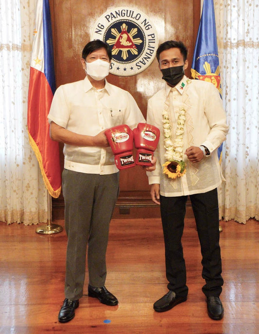 President Ferdinand R. Marcos Jr. receives Filipino champion boxer Dave ‘Dobermann’ Apolinario during a courtesy call at the President’s Hall in Malacañan Palace on August 3, 2022.