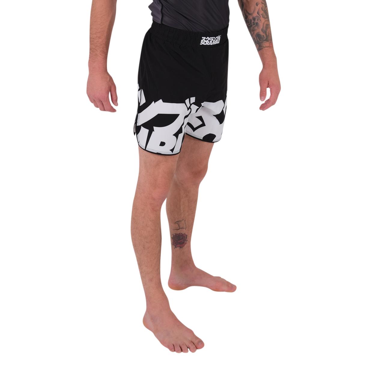 SCRAMBLE BAKA shorts Black