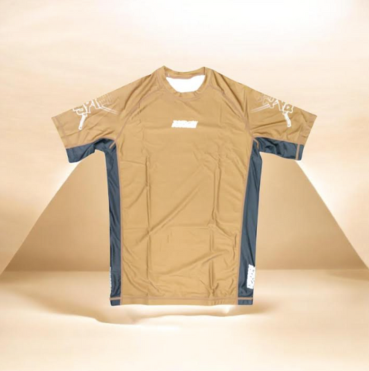 SCRAMBLE Fate Tanto Rashguard – Short Sleeve (Brown)