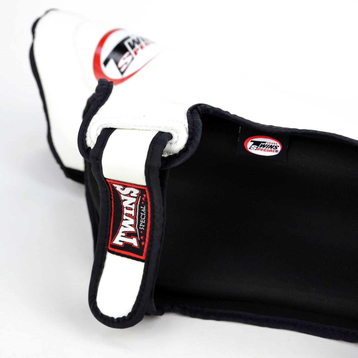 TWINS SPECIAL Double Padded SGS10 Shinguard- White