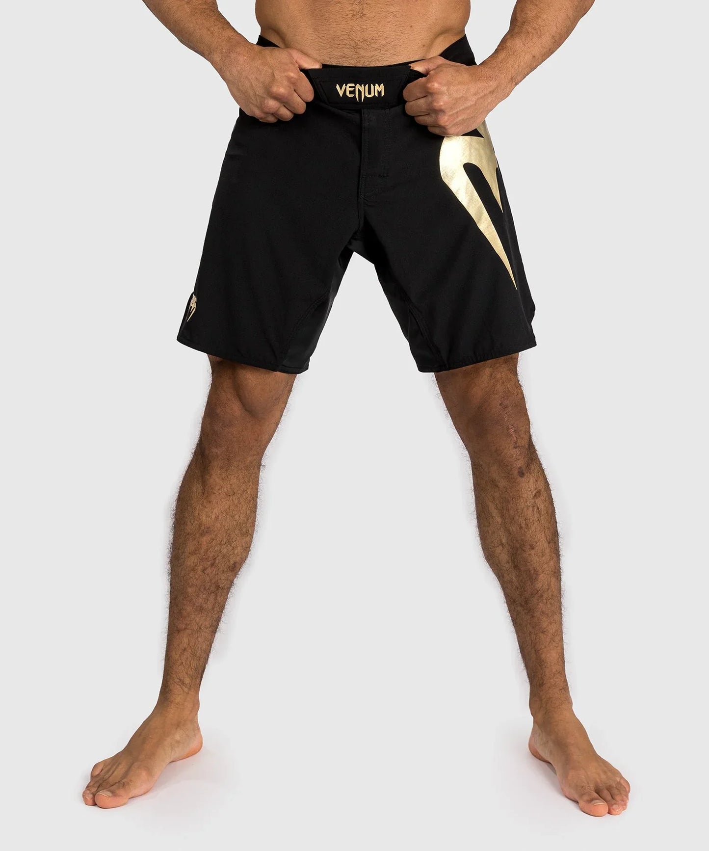 VENUM Light 5.0 Fight Shorts - Black/Gold